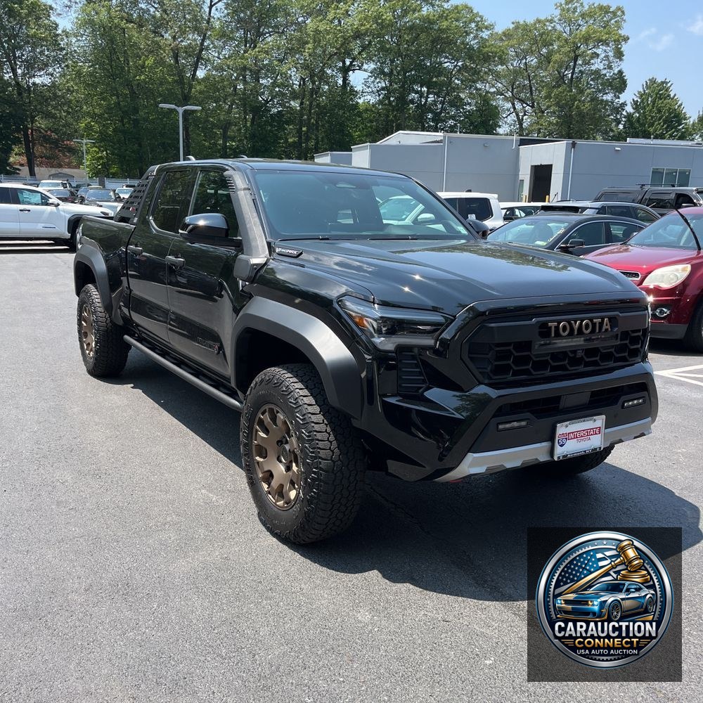 2025 Toyota Tacoma Trailhunter HV