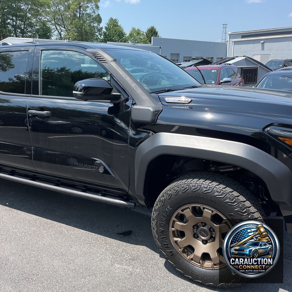 2025 Toyota Tacoma Trailhunter HV