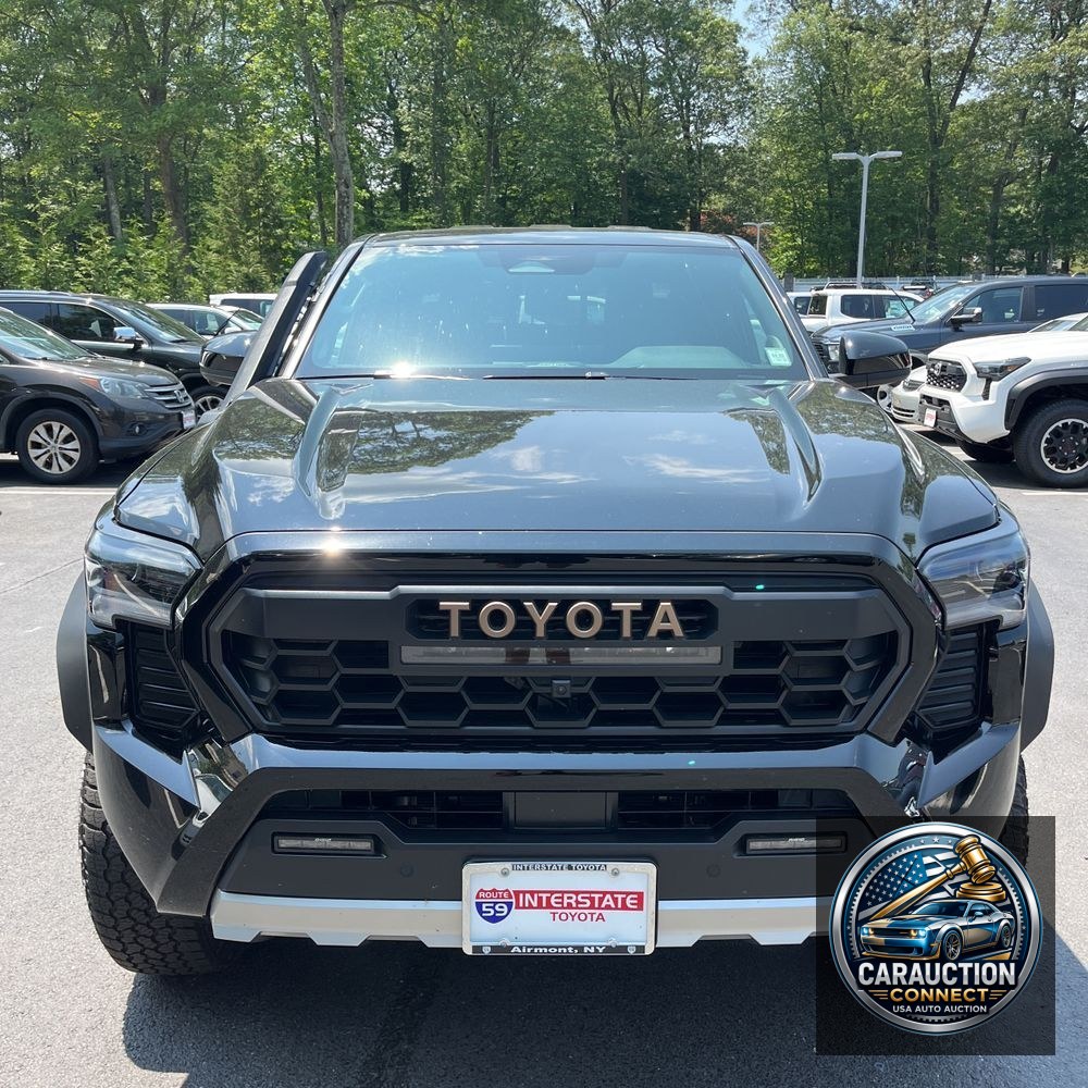 2025 Toyota Tacoma Trailhunter HV