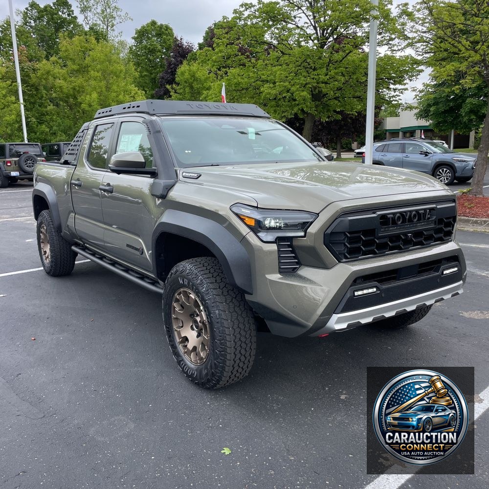 2025 Toyota Tacoma Trailhunter HV