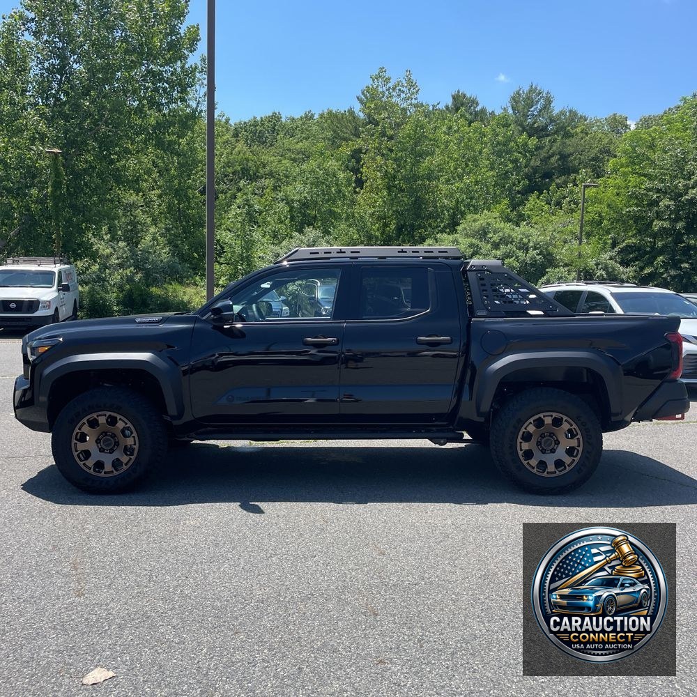2025 Toyota Tacoma Trailhunter HV