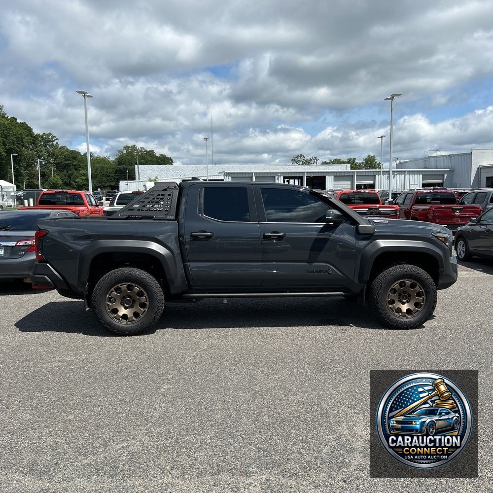 2024 Toyota Tacoma Trailhunter HV