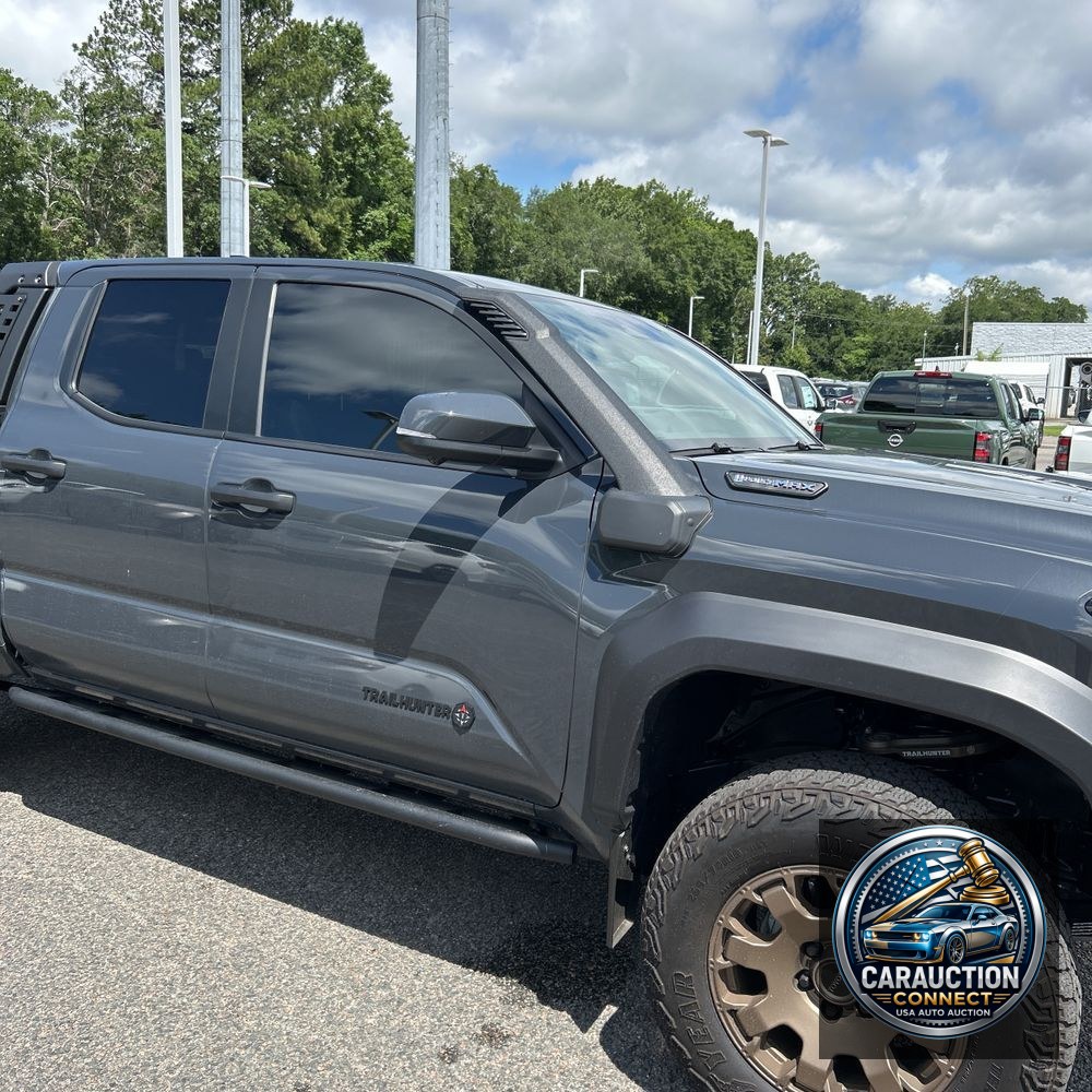 2024 Toyota Tacoma Trailhunter HV