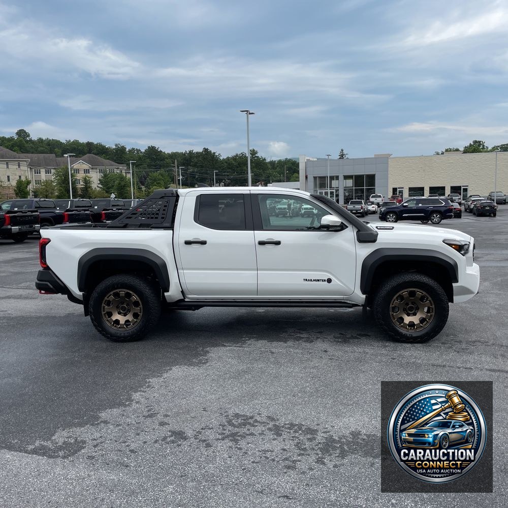 2024 Toyota Tacoma Trailhunter HV