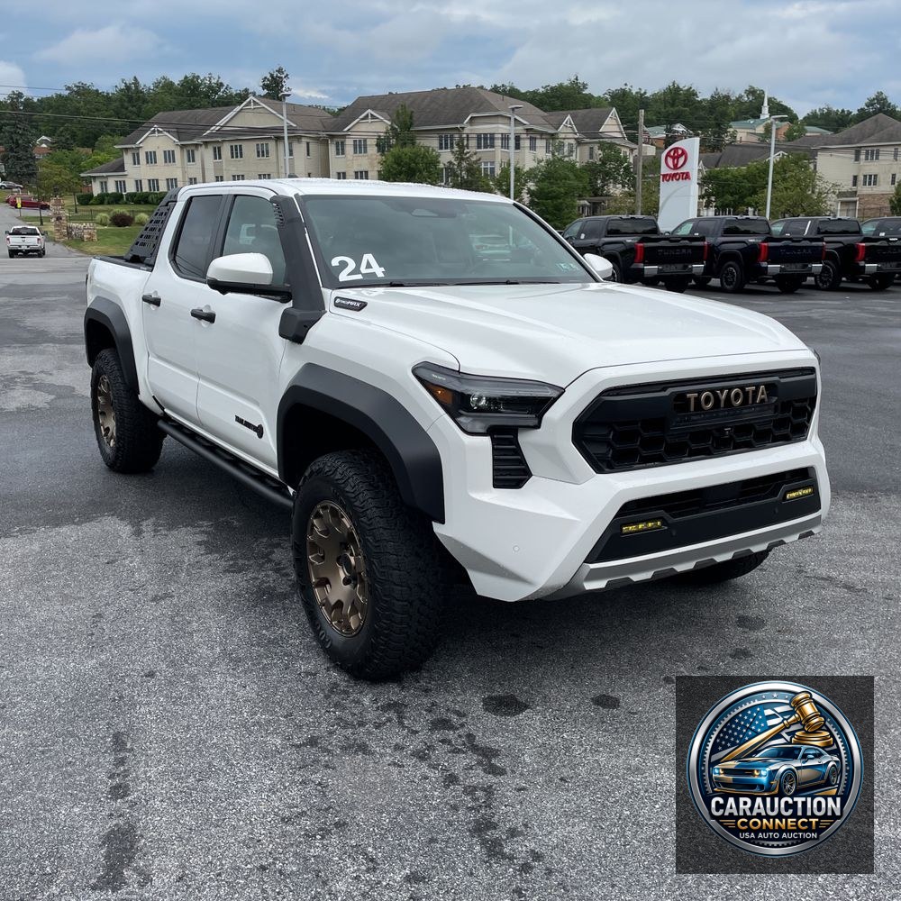 2024 Toyota Tacoma Trailhunter HV