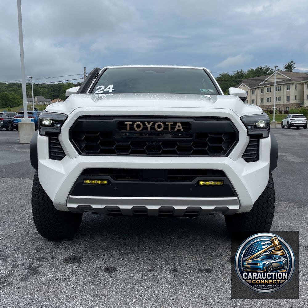 2024 Toyota Tacoma Trailhunter HV