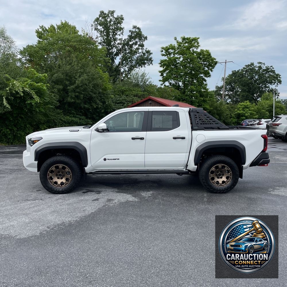 2024 Toyota Tacoma Trailhunter HV