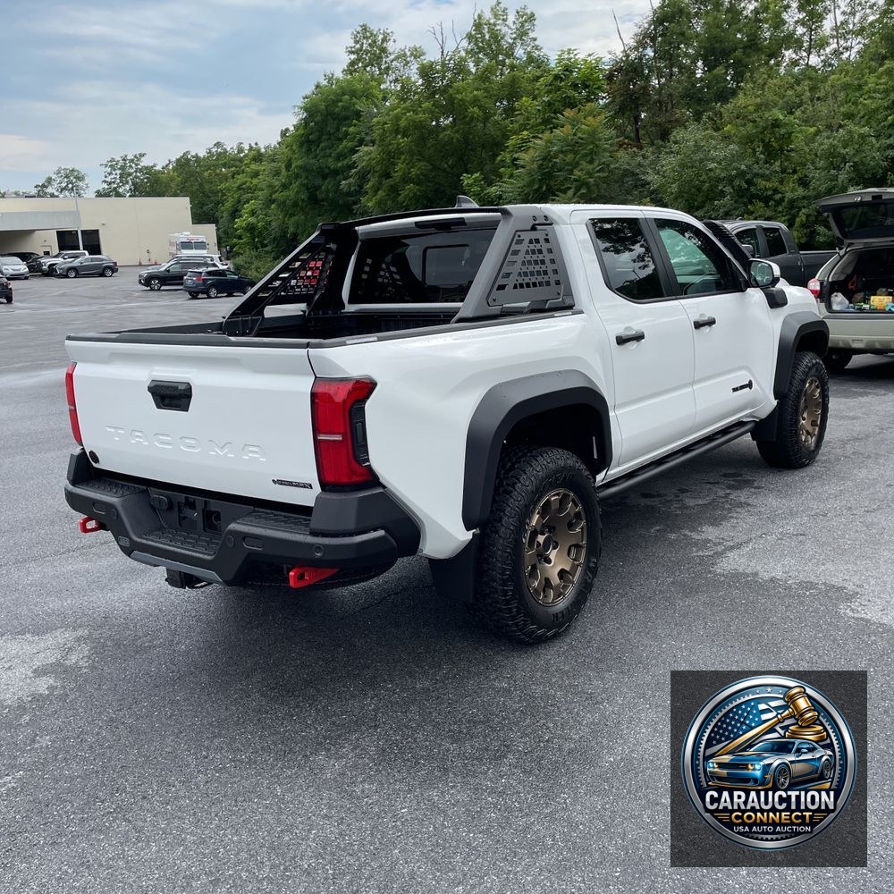 2024 Toyota Tacoma Trailhunter HV