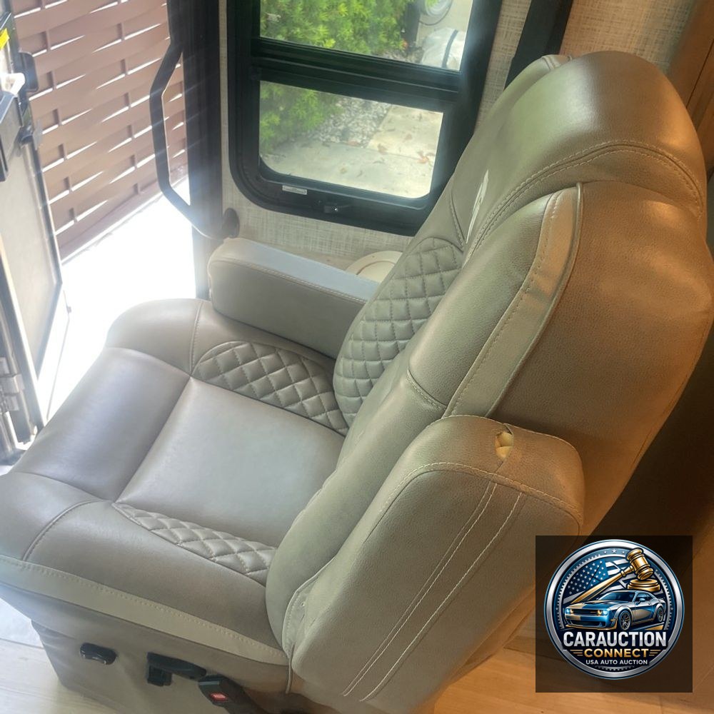 2022 Freight liner  XC-R motor home Chassie Motor home