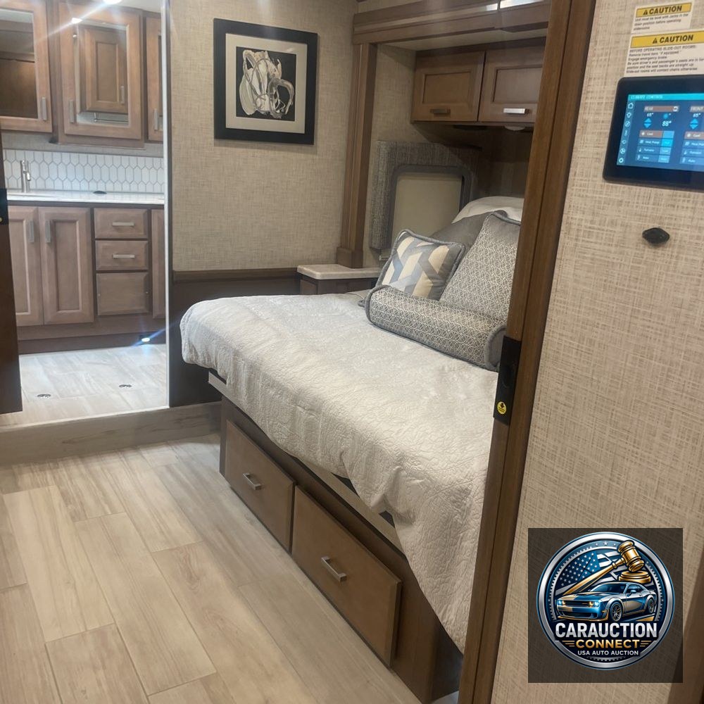 2022 Freight liner  XC-R motor home Chassie Motor home
