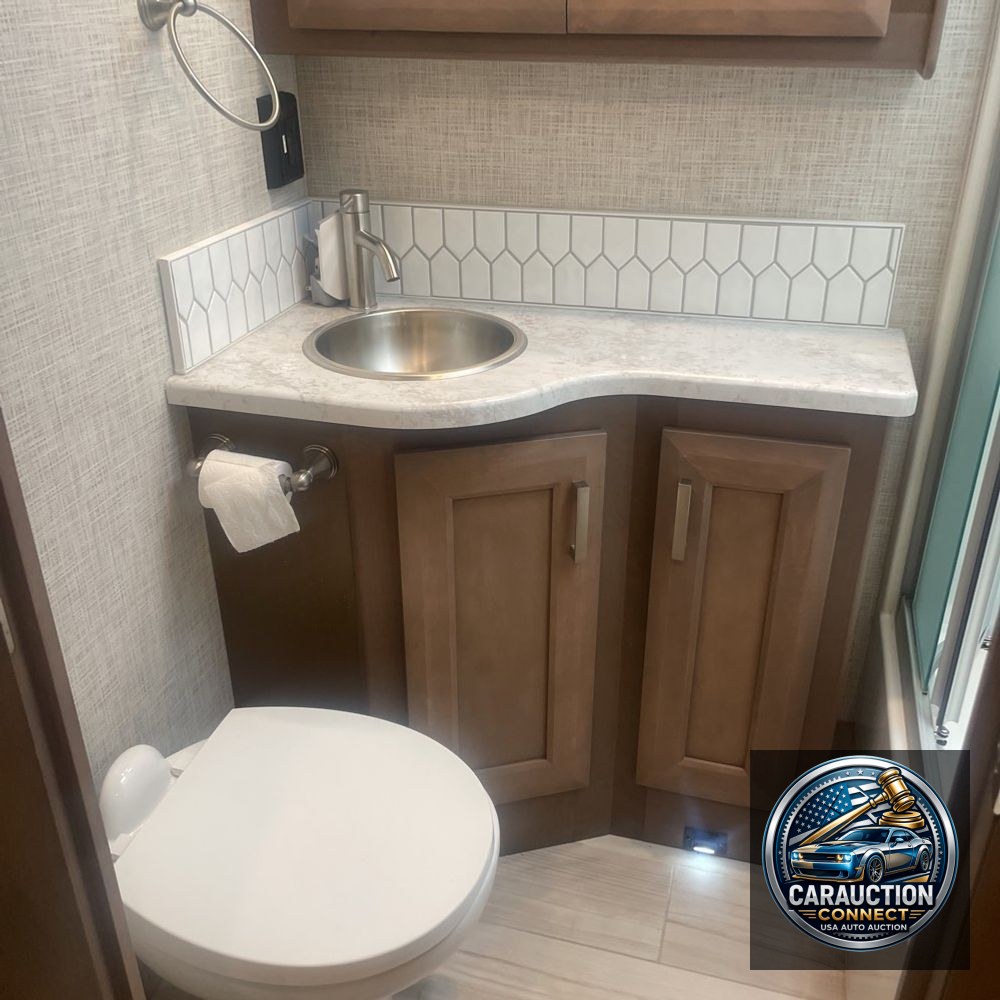 2022 Freight liner  XC-R motor home Chassie Motor home