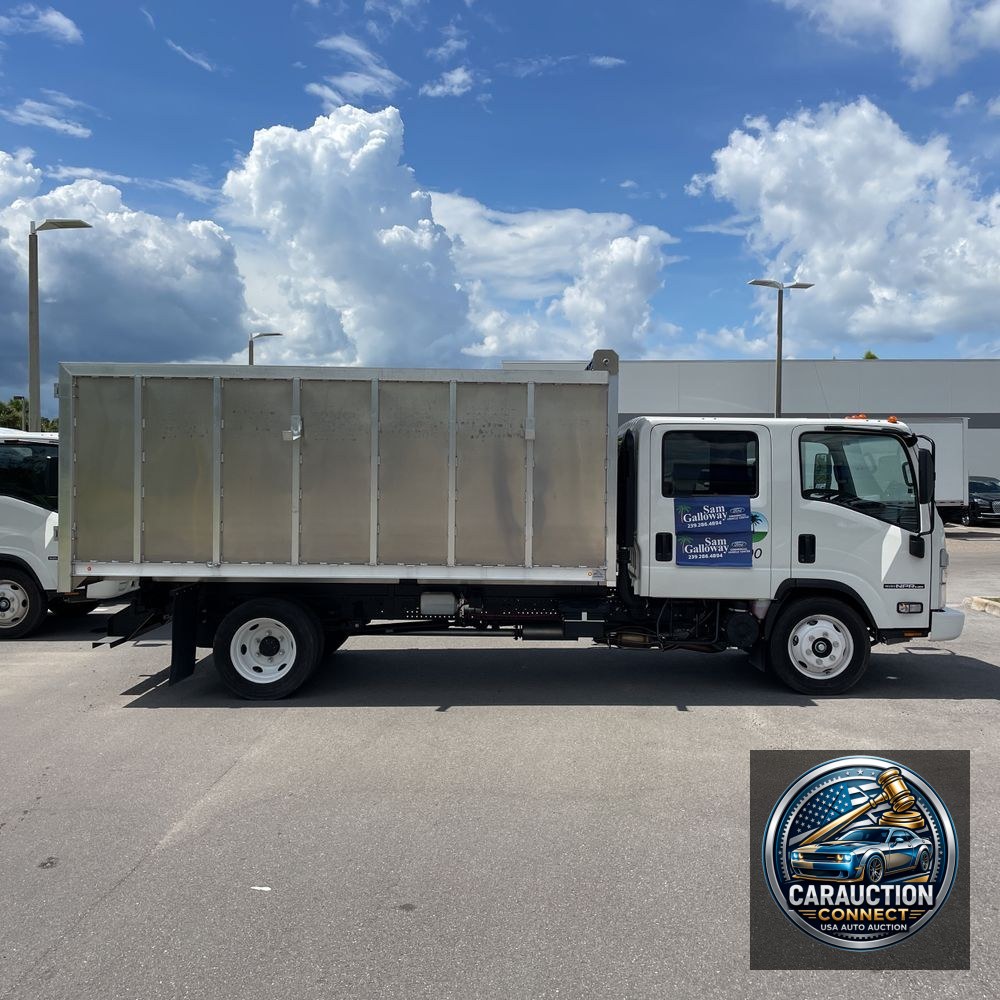 2025 ISUZU NPR HD
