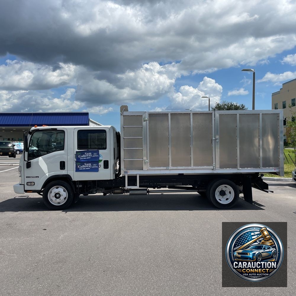2025 ISUZU NPR HD