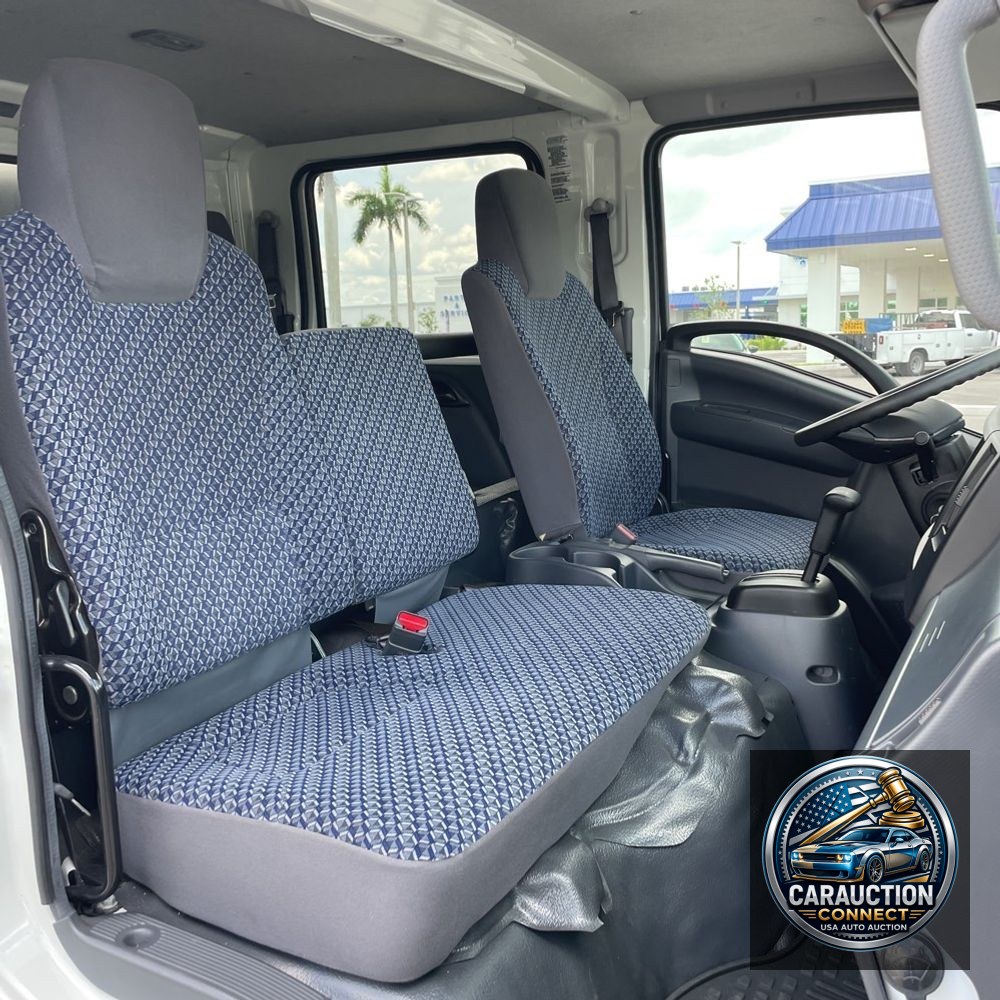 2025 ISUZU NPR HD