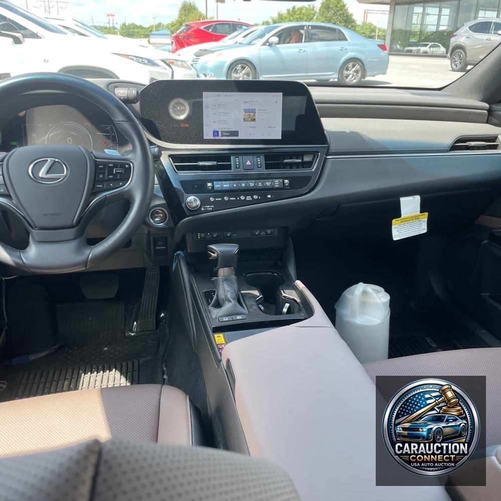 2025 Lexus ES 300h Base