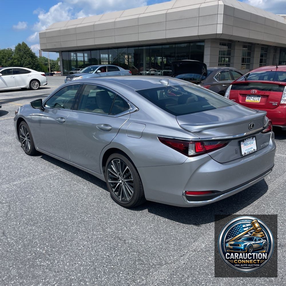 2025 Lexus ES 300h Base