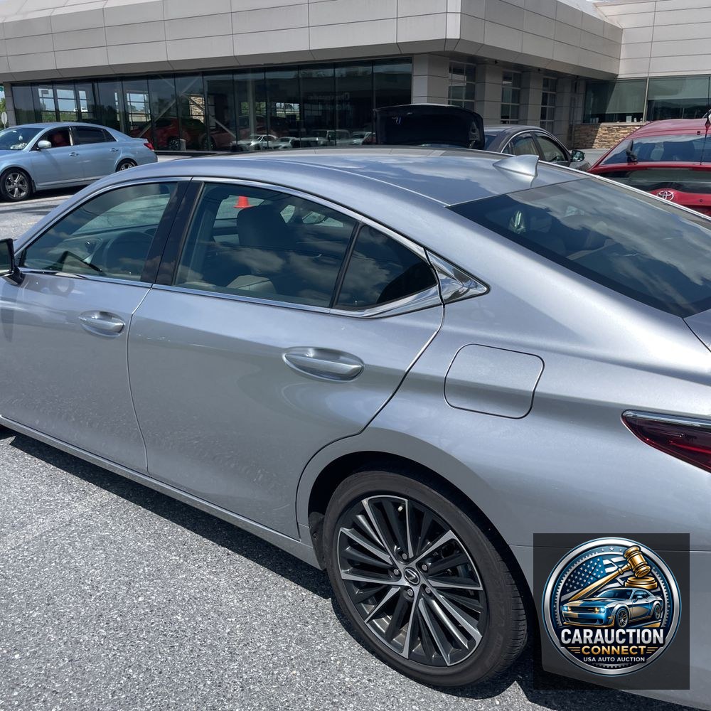 2025 Lexus ES 300h Base
