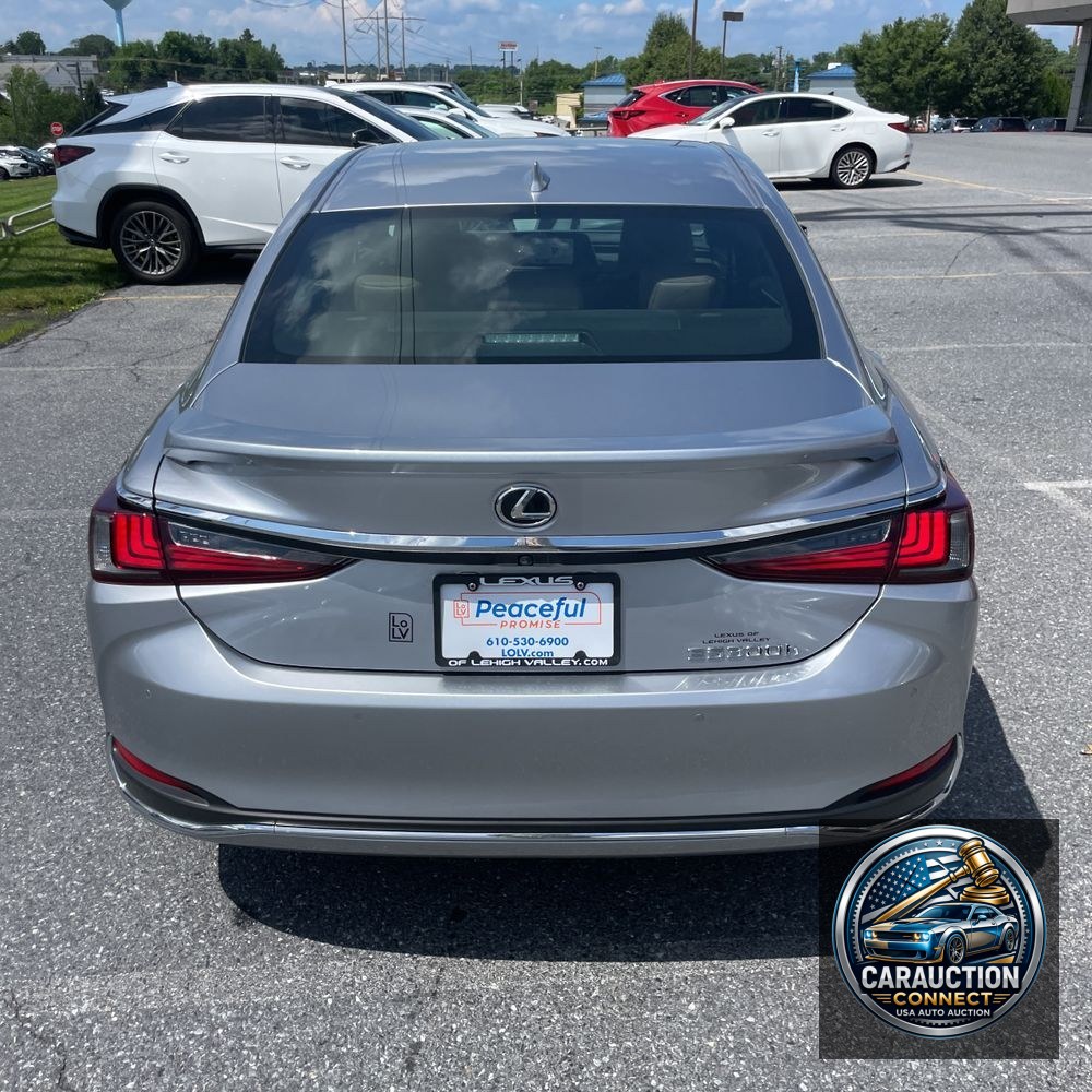 2025 Lexus ES 300h Base