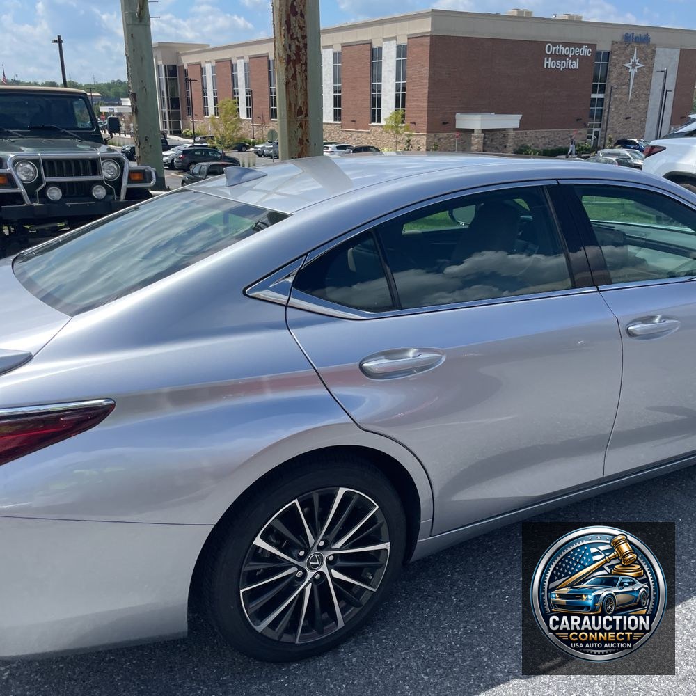 2025 Lexus ES 300h Base