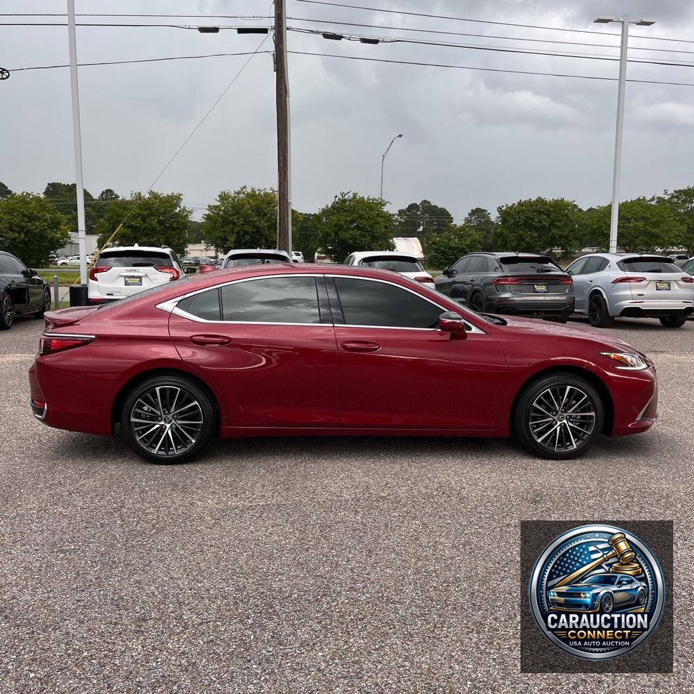 2025 Lexus ES 300h Base