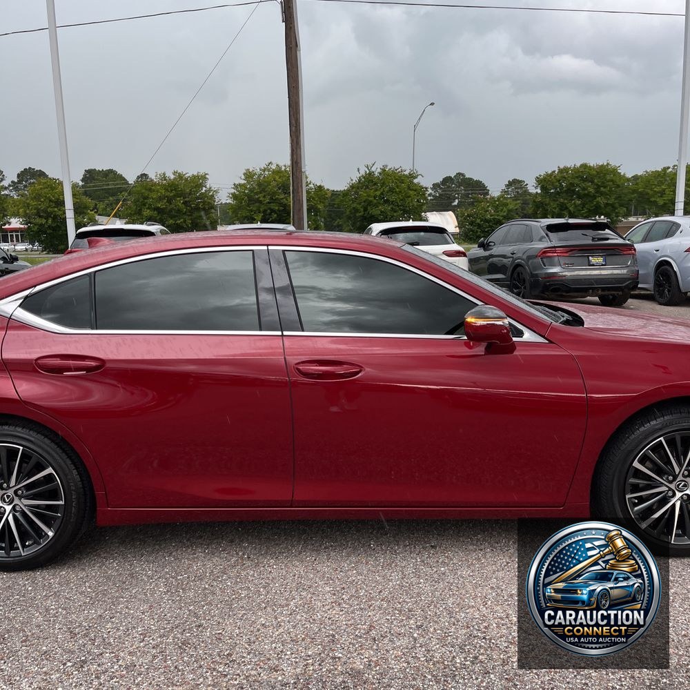 2025 Lexus ES 300h Base