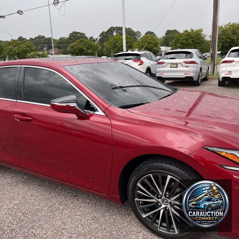 2025 Lexus ES 300h Base