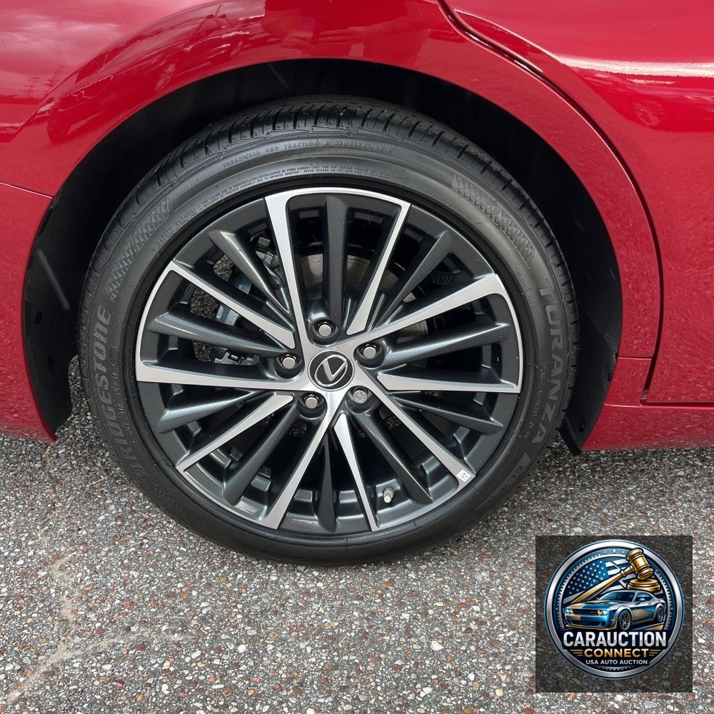 2025 Lexus ES 300h Base