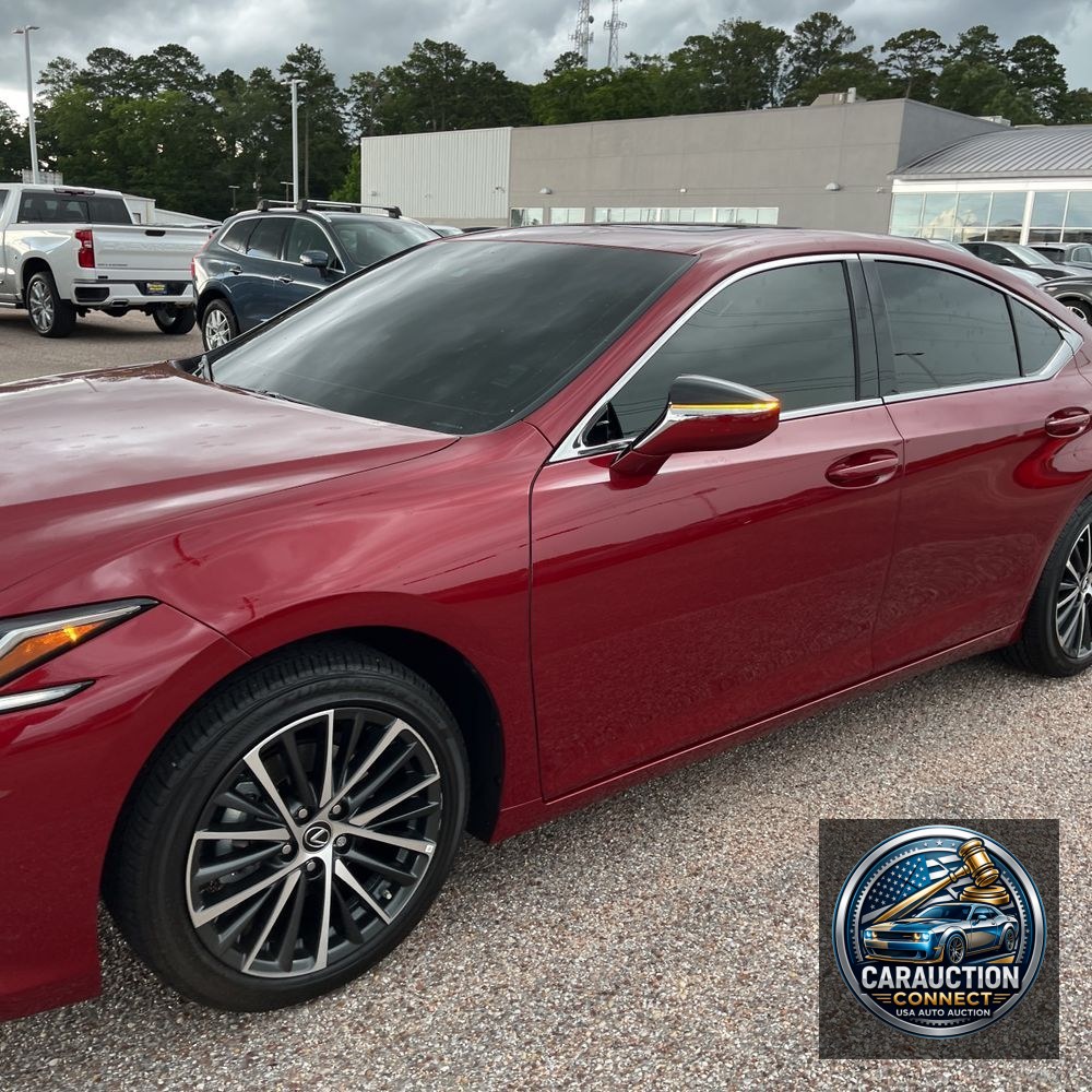 2025 Lexus ES 300h Base