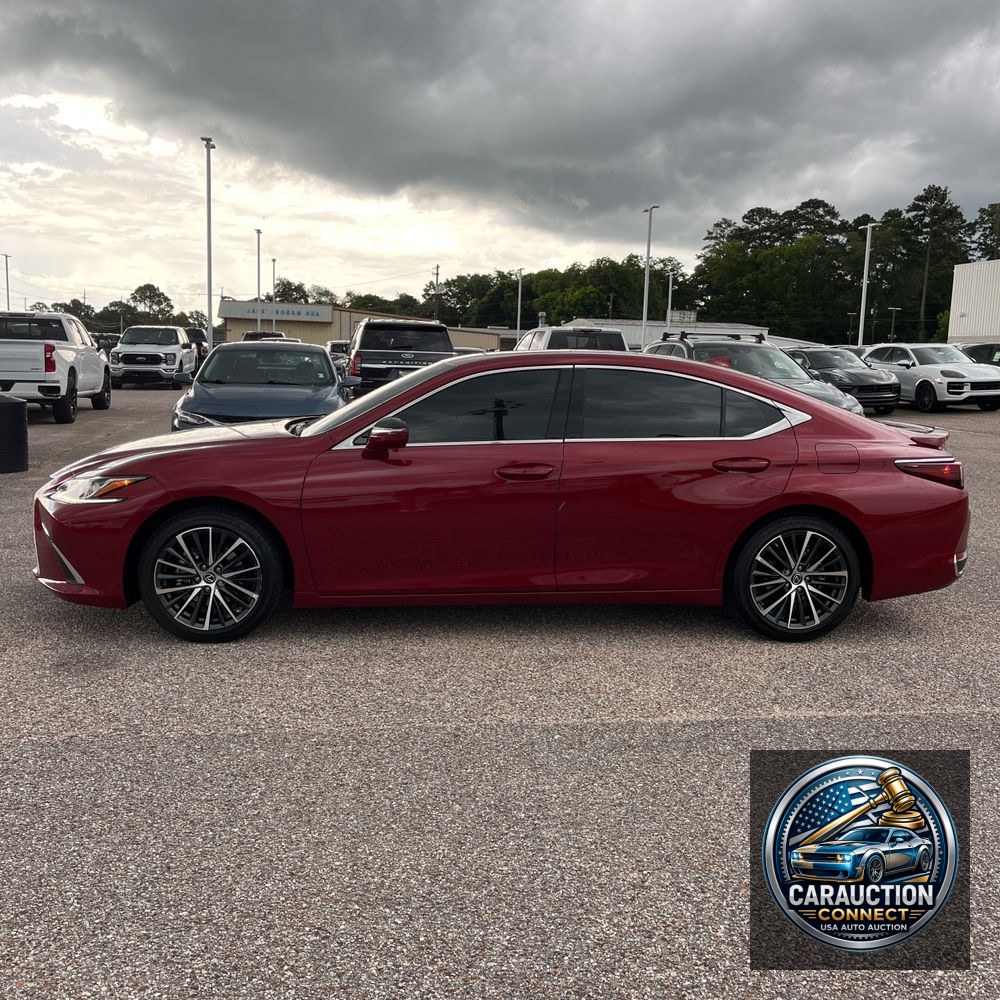 2025 Lexus ES 300h Base