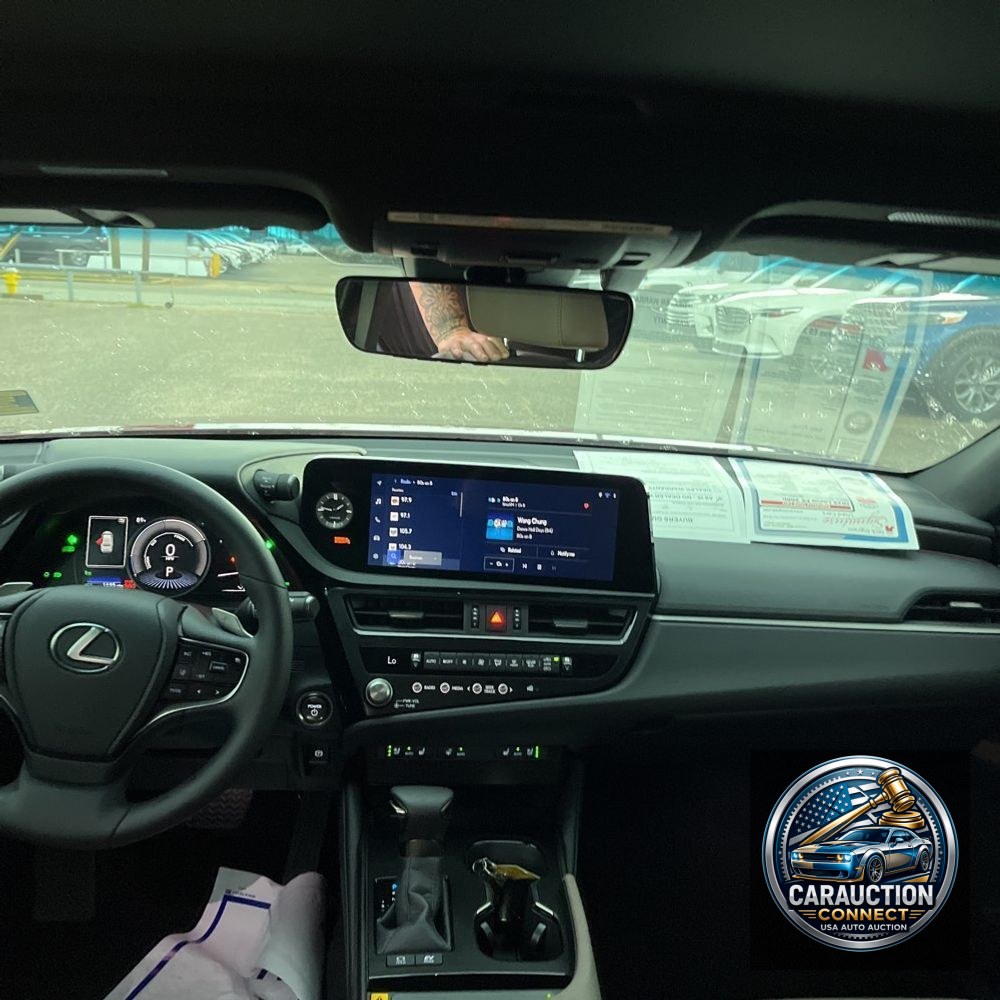 2025 Lexus ES 300h Base