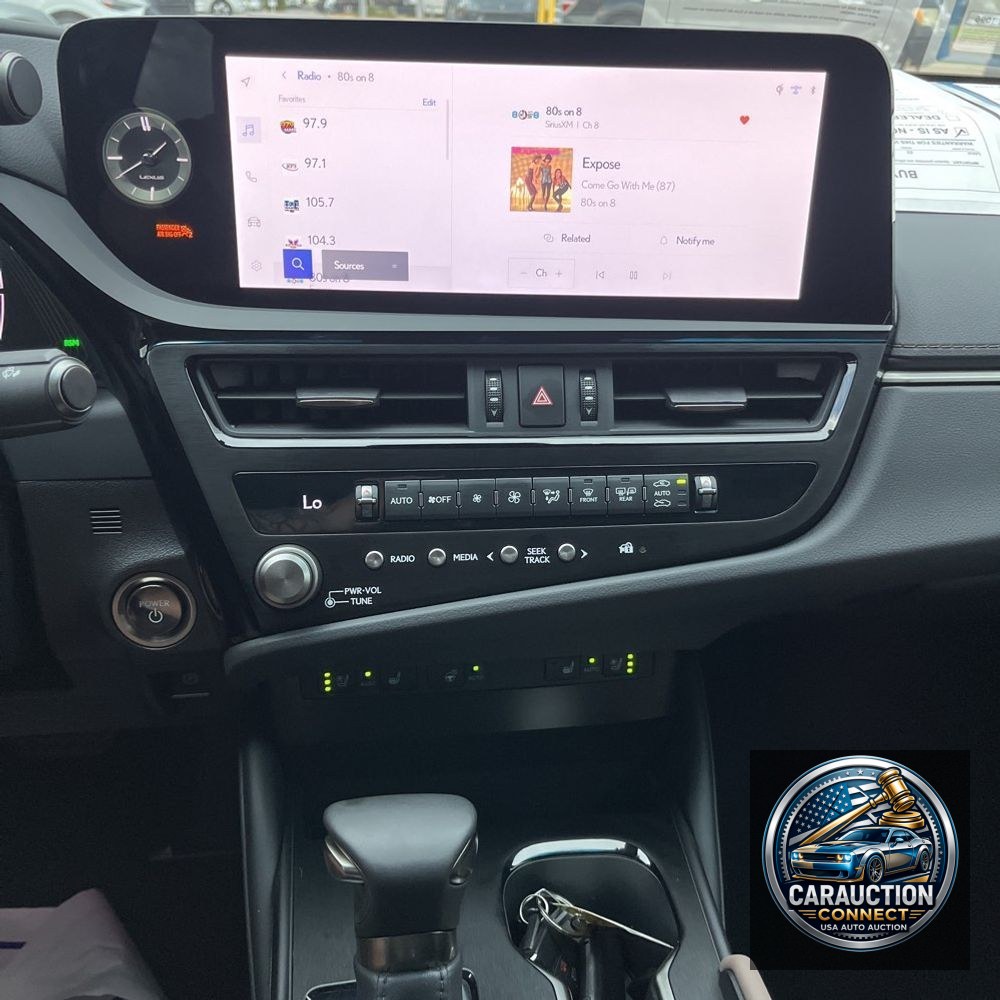 2025 Lexus ES 300h Base