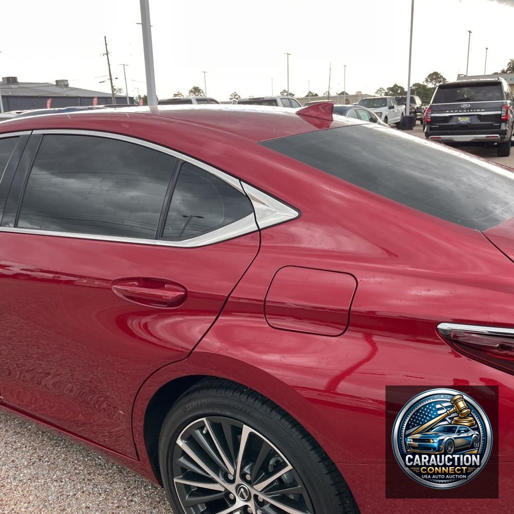 2025 Lexus ES 300h Base