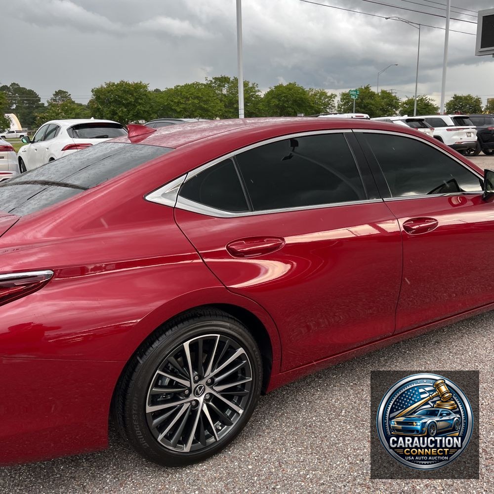 2025 Lexus ES 300h Base