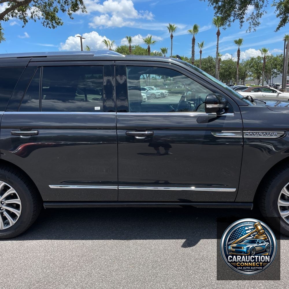 2023 Lincoln Navigator Standard