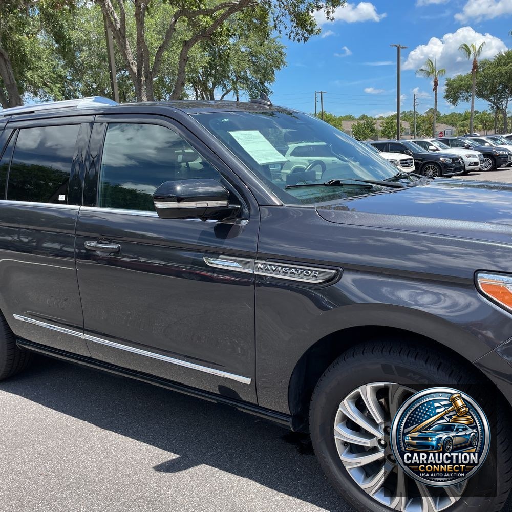 2023 Lincoln Navigator Standard