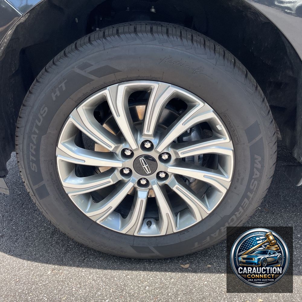 2023 Lincoln Navigator Standard