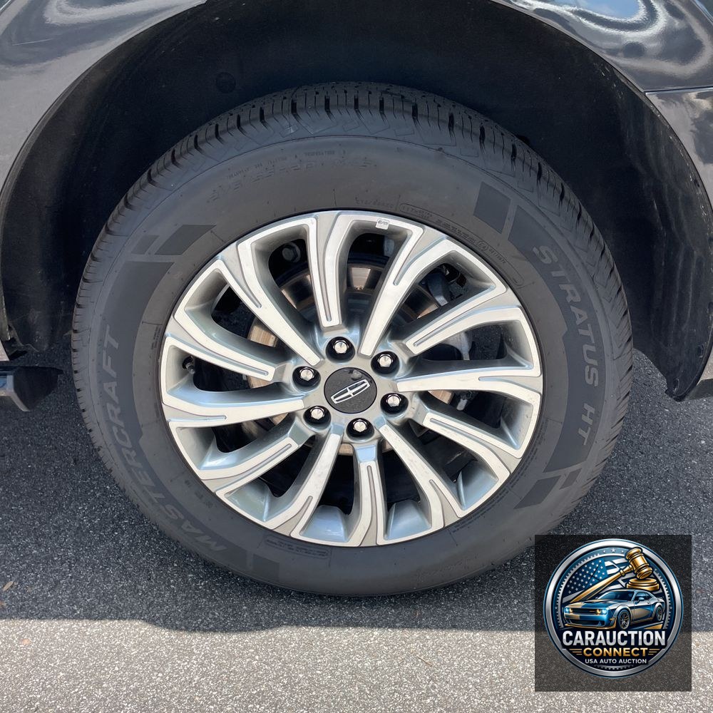 2023 Lincoln Navigator Standard