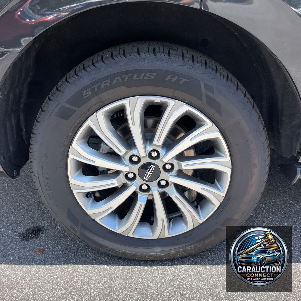 2023 Lincoln Navigator Standard