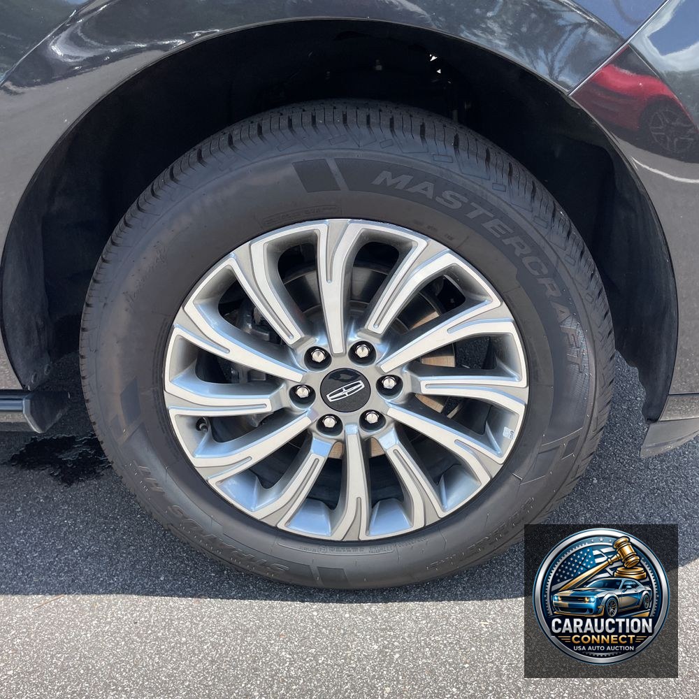 2023 Lincoln Navigator Standard