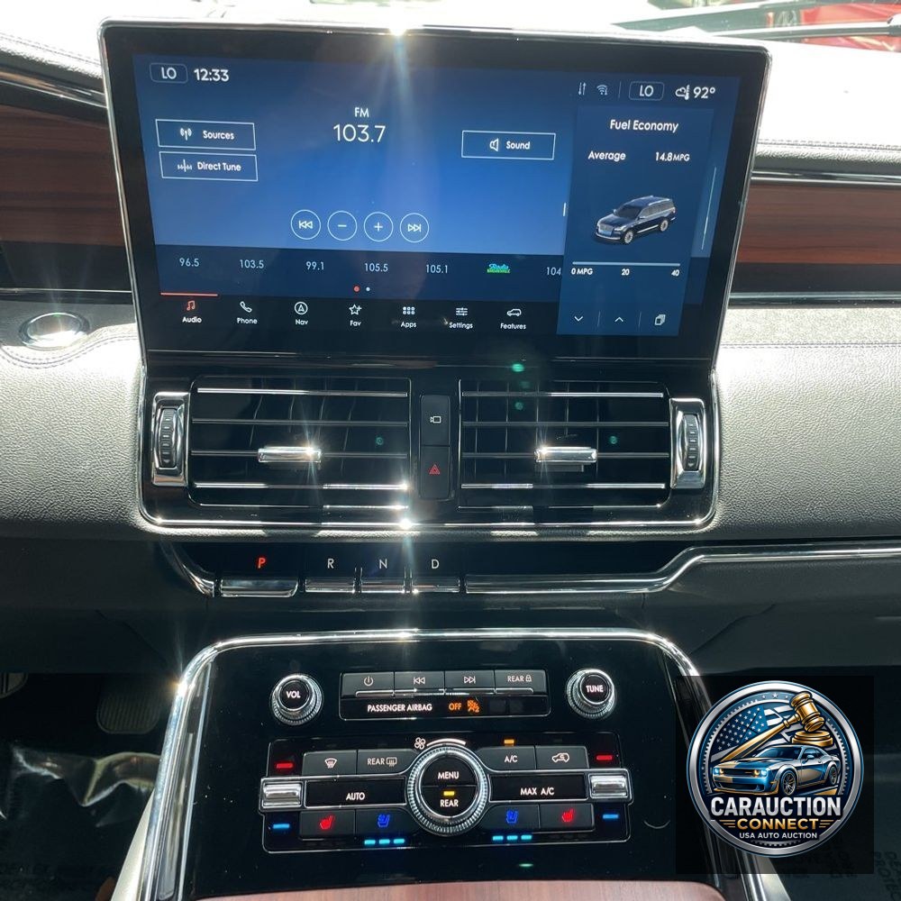 2023 Lincoln Navigator Standard