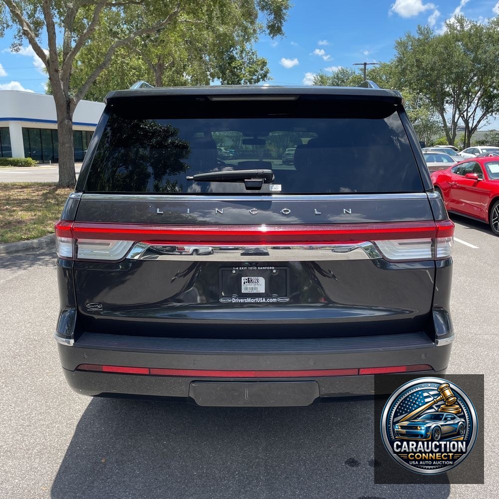 2023 Lincoln Navigator Standard