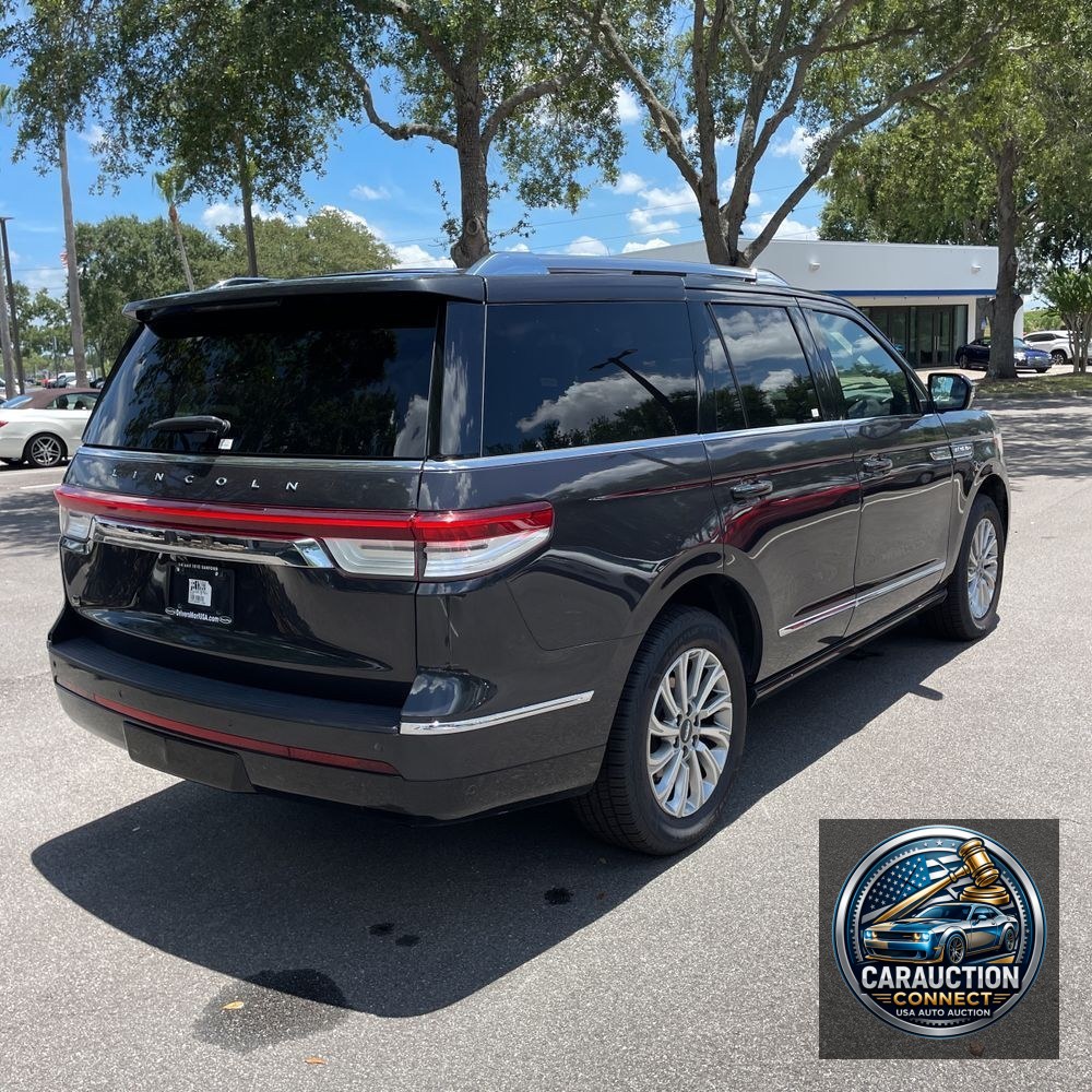 2023 Lincoln Navigator Standard