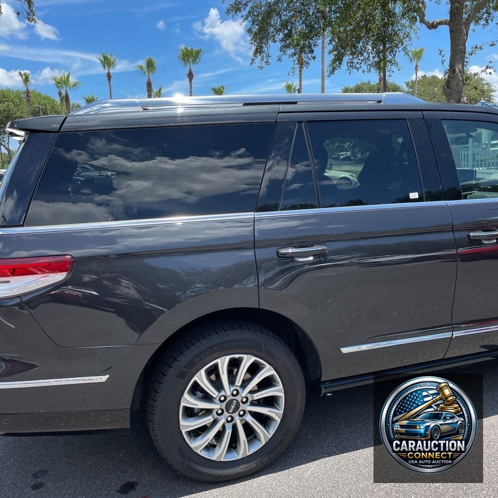 2023 Lincoln Navigator Standard
