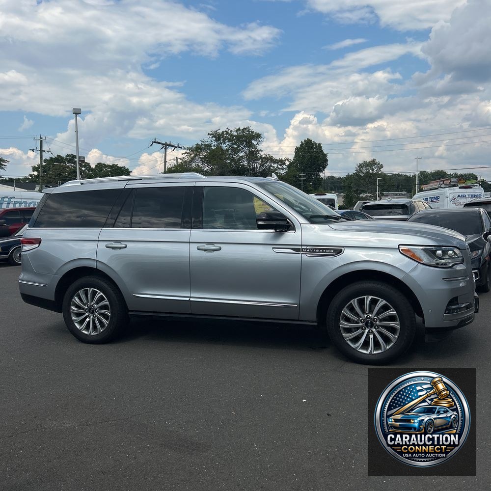 2023 Lincoln Navigator Standard
