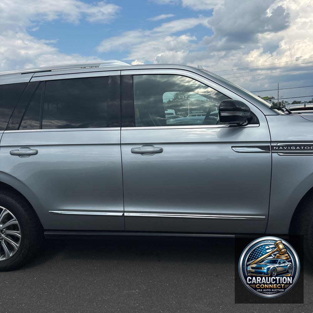 2023 Lincoln Navigator Standard