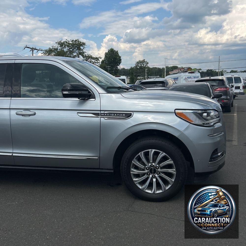 2023 Lincoln Navigator Standard