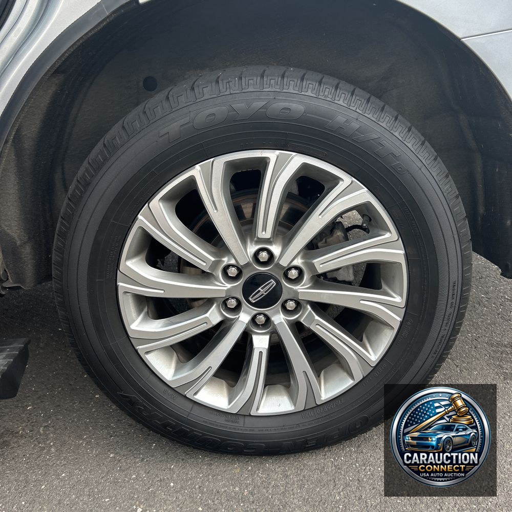 2023 Lincoln Navigator Standard