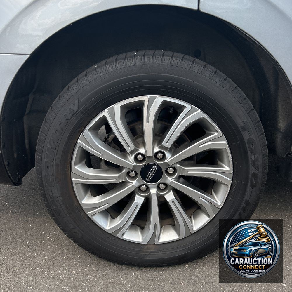 2023 Lincoln Navigator Standard