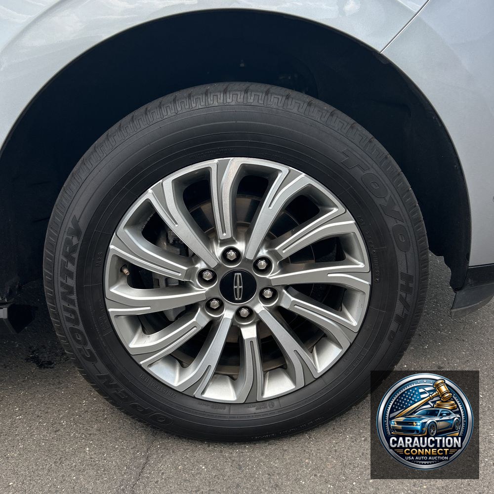 2023 Lincoln Navigator Standard