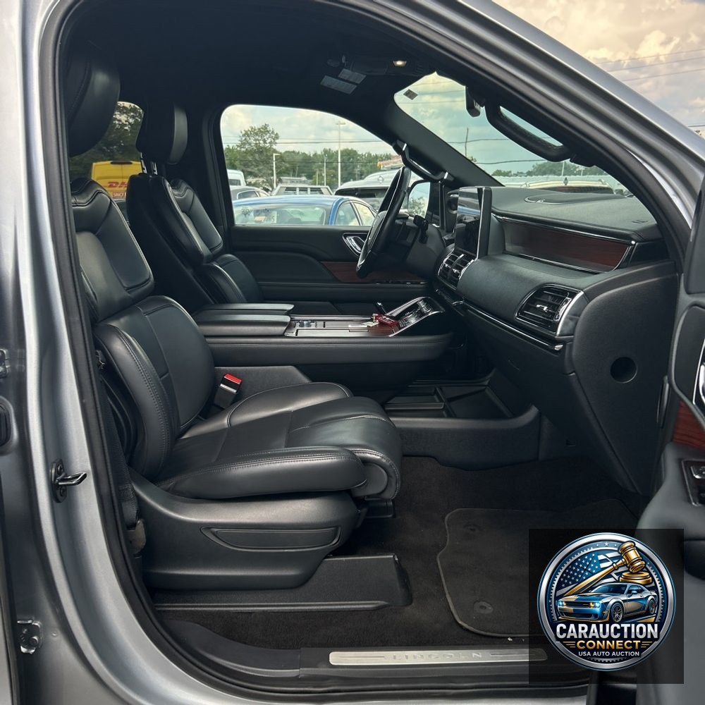 2023 Lincoln Navigator Standard